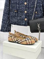 Burberry Check ballet flats in beige - 1