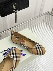 Burberry Check ballet flats in beige - 4