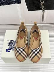 Burberry Check ballet flats in beige - 2