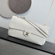 Chanel Maxi Flap bag Calfskin Gold-Tone White 32x19.5x10cm - 1