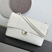 Chanel 26S Flap Bag MAXI Caviar gold White 39x28x11cm - 1