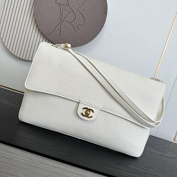 Chanel 26S Flap Bag MAXI Caviar gold White 39x28x11cm