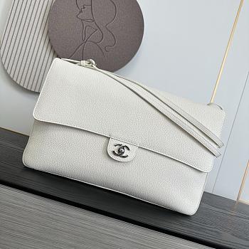 Chanel 26S Flap Bag MAXI Caviar Silver White 39x28x11cm