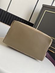 Chanel Bucket Bag Suede Calfskin Dark Beige & Black 23x23x14.5cm - 4
