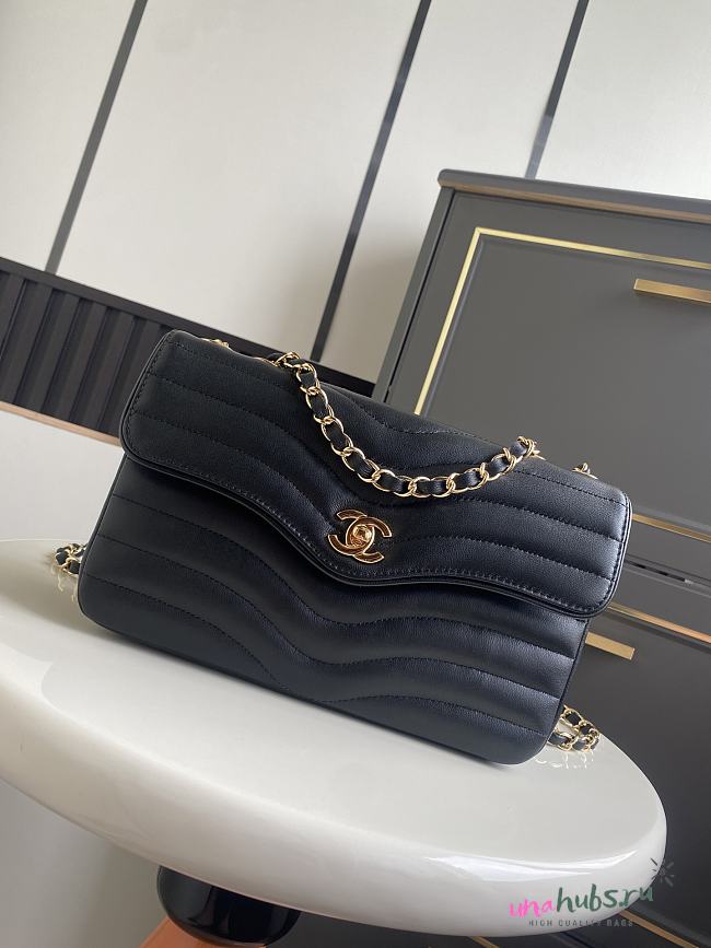 Chanel Flap Bag Patinated Lambskin & Gold Black 25.5x16x7cm - 1