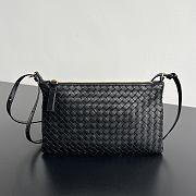 Bottega Veneta Medium Piccolo Intrecciato pouch black 24.5x15cm - 1