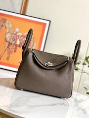 Hermes Taurillon Clemence Lindy 26 Etoupe  - 1