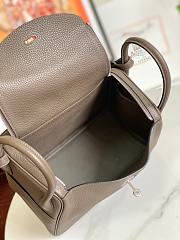 Hermes Taurillon Clemence Lindy 26 Etoupe  - 3
