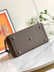 Hermes Taurillon Clemence Lindy 26 Etoupe  - 2