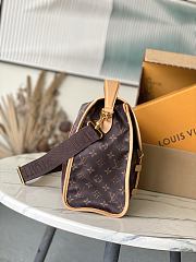Louis Vuitton Jet Lag Bag MM Silk Tech 34.5x26x13cm - 4