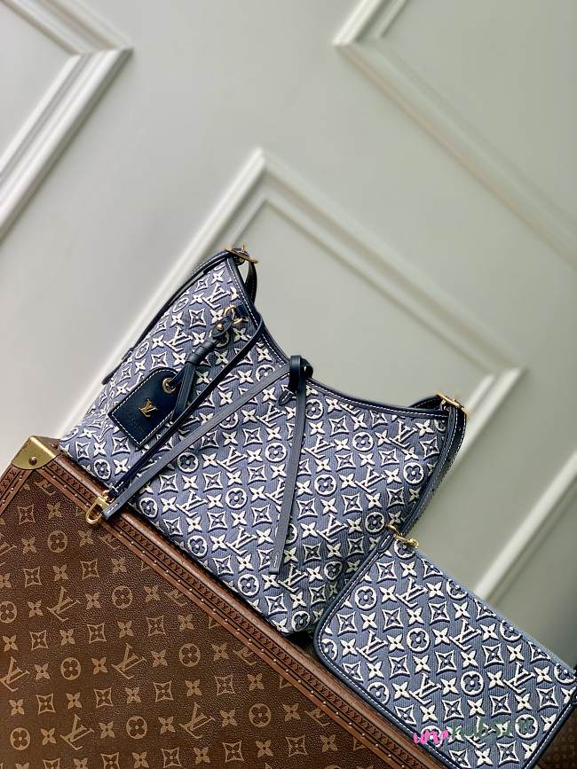 Louis Vuitton CarryAll Monogram pattern 29x24x12cm - 1