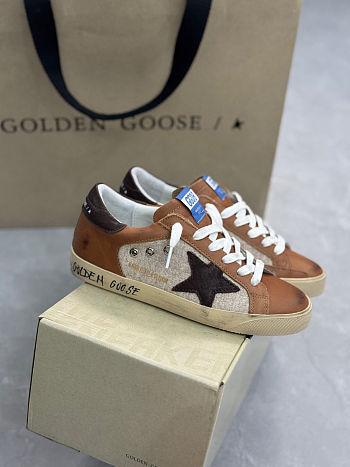 Golden Goose Super-Star beige brown sneaker