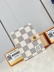 Louis Vuitton Mattifying Paper Case 9.5x6.5x2cm - 1