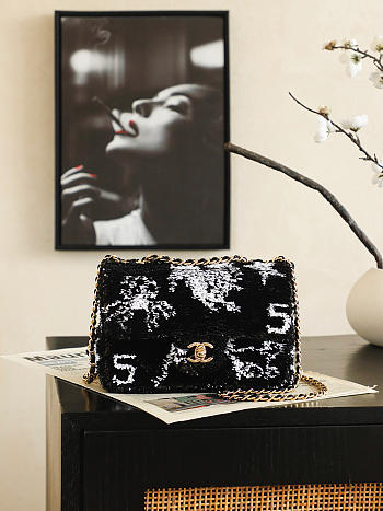 Chanel flap bag sequin black 21x14x8cm
