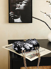 Chanel flap bag sequin black 21x14x8cm - 5