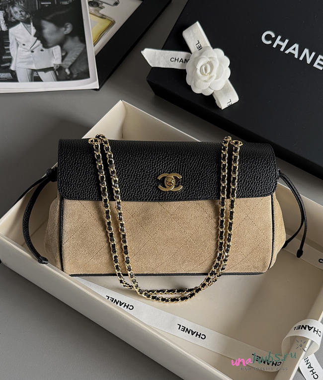 Chanel 26A mixed-material flap bag 29x16x9.5cm - 1