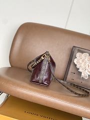 Louis Vuitton Multipass Mini Monogram Rouge 18x17.5x9.5cm - 4