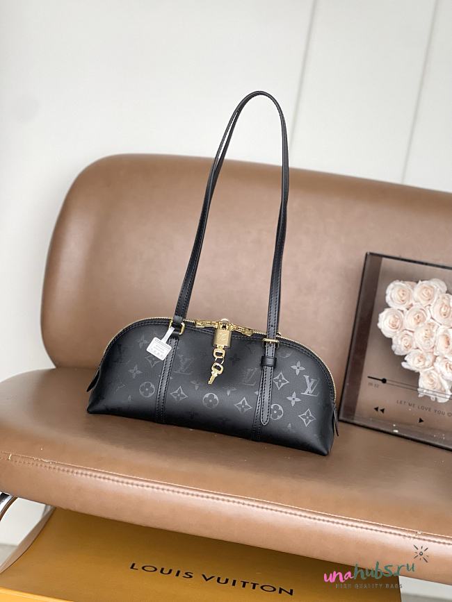 Louis Vuitton Squire East West Boldly Black 29x14x8cm - Unahubs - 1