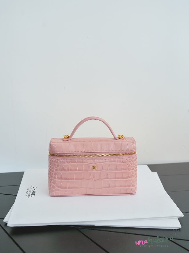 Chanel Vanity With Chain Calfskin Crocodile Embossed Light Pink 19cm - 1