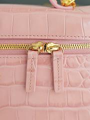 Chanel Vanity With Chain Calfskin Crocodile Embossed Light Pink 19cm - 3