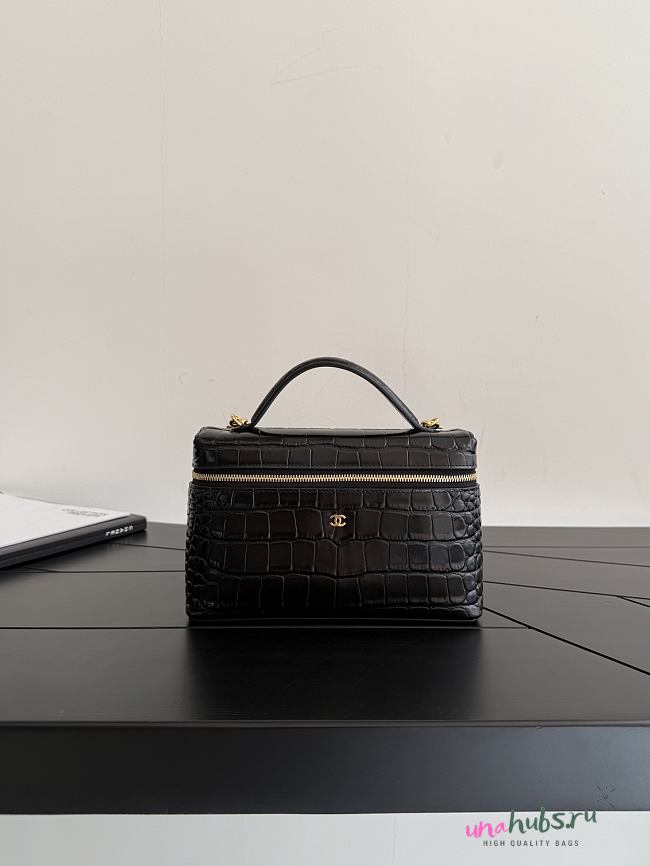 Chanel Vanity With Chain Calfskin Crocodile Embossed Black 19cm - 1