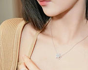 Graff Wild Flower Diamond Pendant - 3