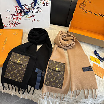 Louis Vuitton On My Way Scarf