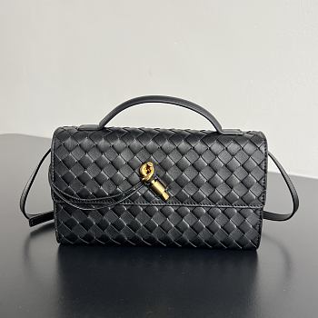 Bottega Veneta Andiamo Clutch 25 Black 24x13.5x7cm