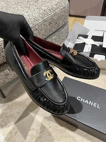 Chanel Moccasins Crinkled shiny black