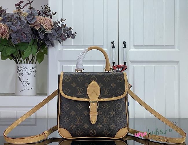 Louis Vuitton Diane Backpack PM 21x21.5x9cm - 1