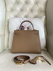 Hermes Kelly 28 Epsom taupe Gold  - 4