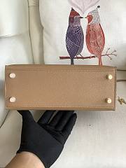 Hermes Kelly 28 Epsom taupe Gold  - 2