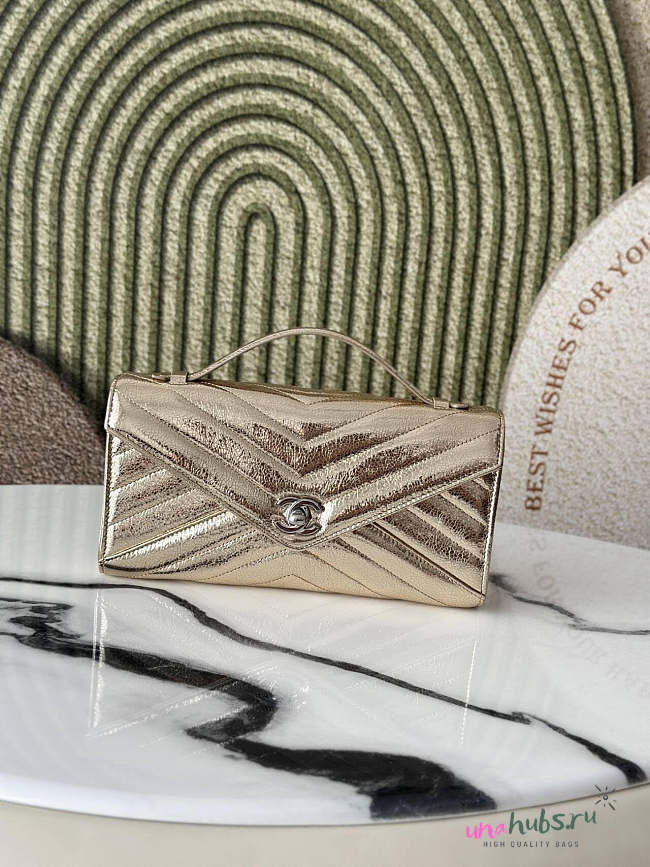 Chanel Pouch Bag Gold 25x13x6.5cm - 1