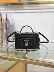 Louis Vuitton Vanity Chain Pouch Boldly Black 19x11.5x6.5cm - 1