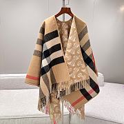 Burberry Monogram Wool Cashmere Jacquard Cape beige 140x140cm - 3