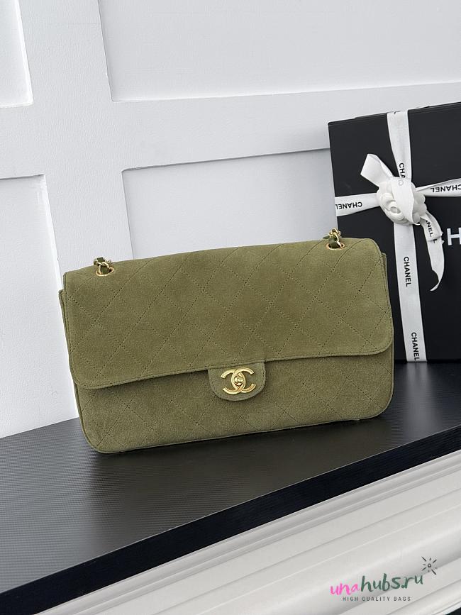 Chanel Flap Bag 26b Maxi Green 32x19x10cm - 1
