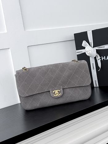 Chanel Flap Bag 26b Maxi grey Suede 32x19x10cm