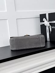 Chanel Flap Bag 26b Maxi grey Suede 32x19x10cm - 5