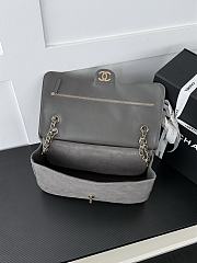 Chanel Flap Bag 26b Maxi grey Suede 32x19x10cm - 4