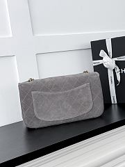 Chanel Flap Bag 26b Maxi grey Suede 32x19x10cm - 2
