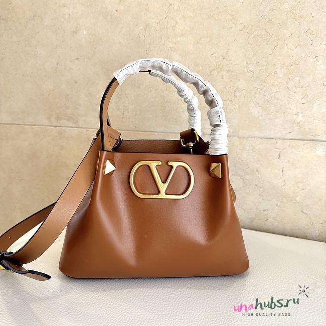 Valentino Garavani vlogo signature handbag brown - 25x18x12cm - 1