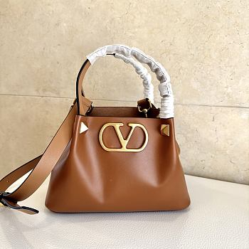Valentino Garavani vlogo signature handbag brown - 25x18x12cm