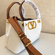 Valentino Garavani vlogo signature handbag white - 25x18x12cm - 3