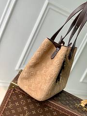 Louis Vuitton All In One Beige Trench 40x22x15cm - 4